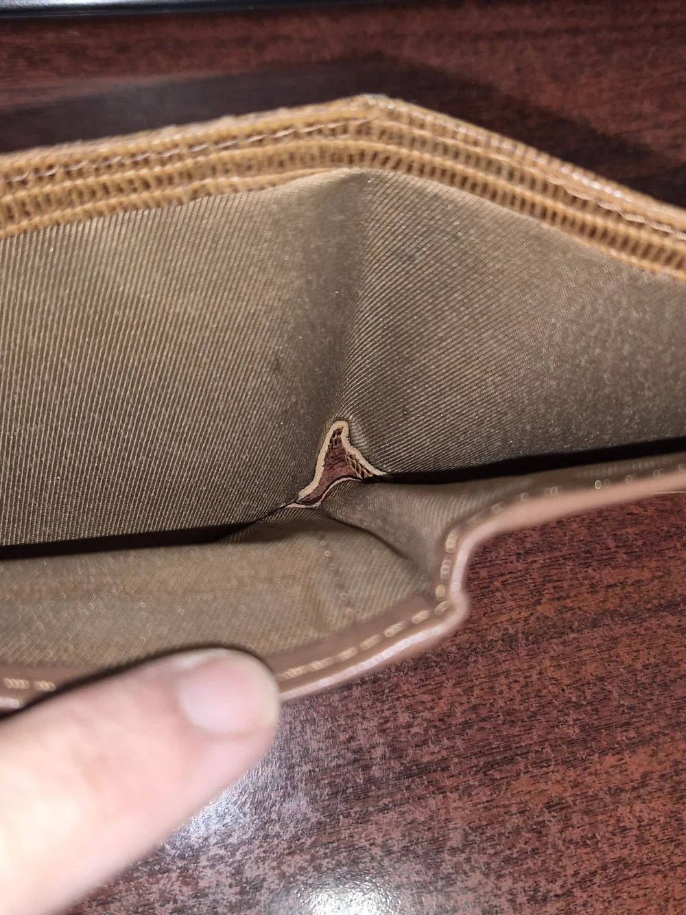 Men's Tan Lizard-Texture Leather Bifold Wallet